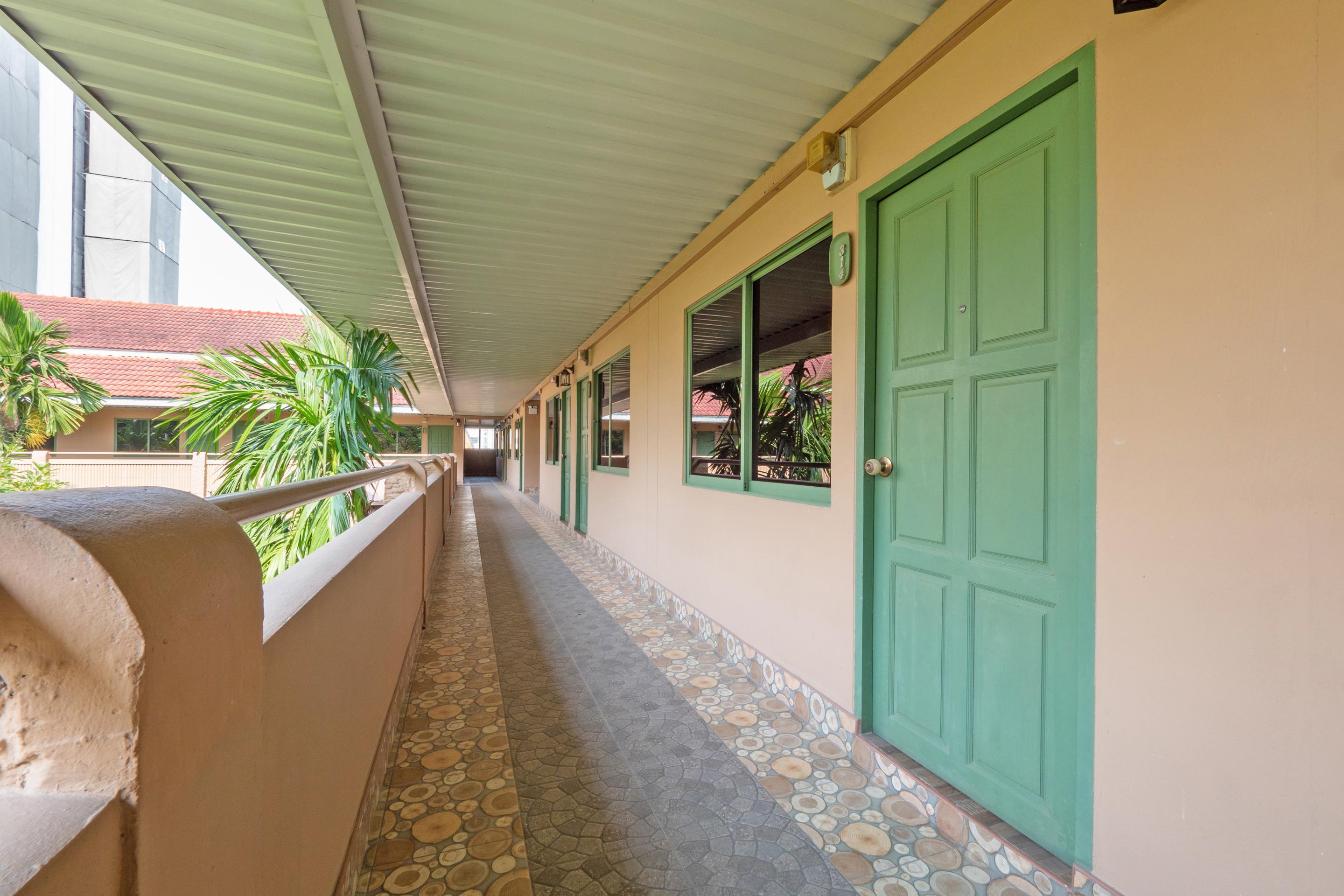 Hotel The One Sabai Living Pattaya Extérieur photo