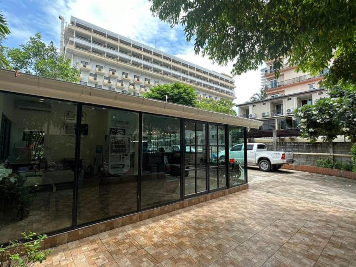 Hotel The One Sabai Living Pattaya Extérieur photo